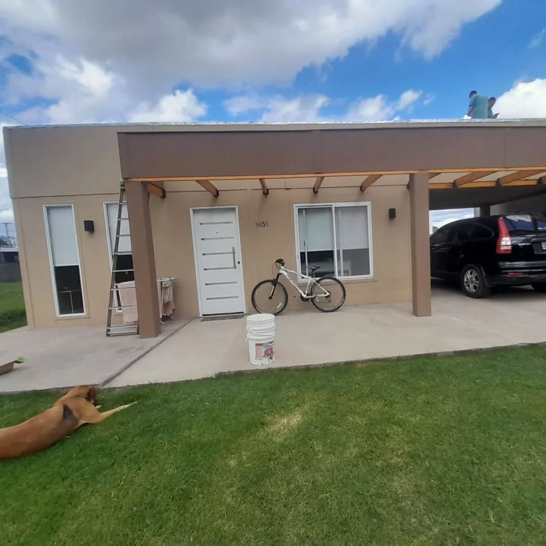 Vivienda terminada con galería y pérgola
